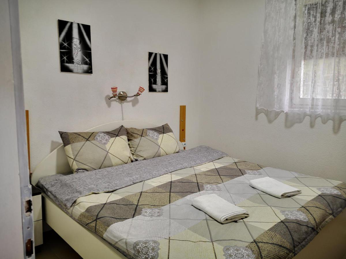 Villa Eros Apartments Struga Bagian luar foto