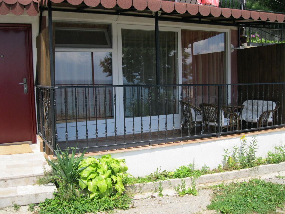 Villa Eros Apartments Struga Bagian luar foto